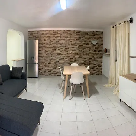 Isabel Apartment *